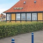 4 Person In Aeroskobing-by Traum * Ærøskøbing
