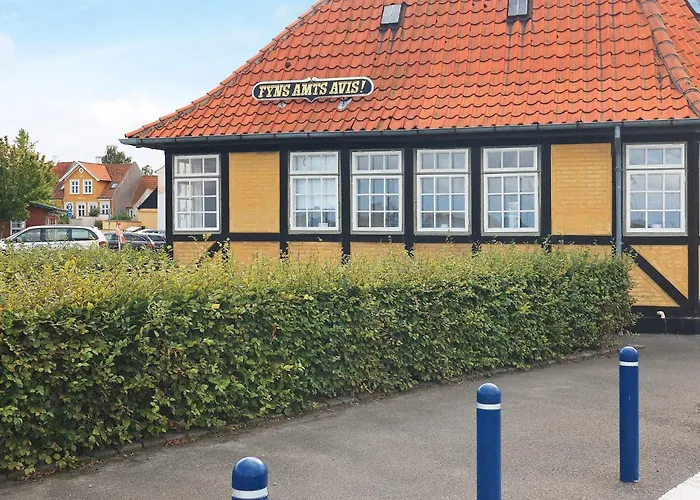 4 Person In Aeroskobing-by Traum * Ærøskøbing